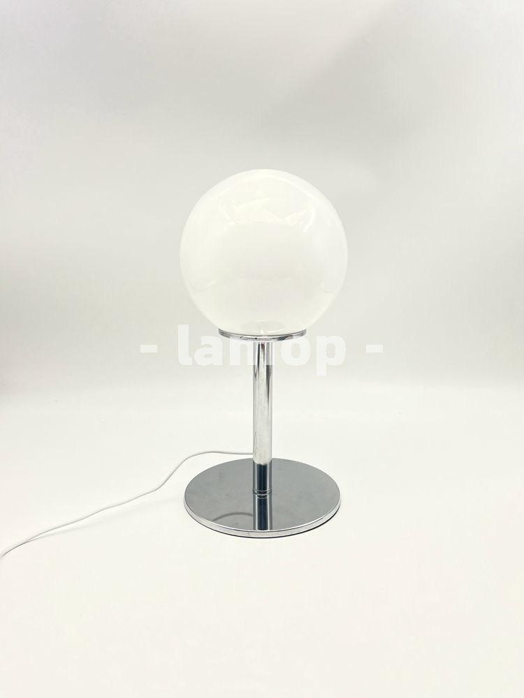 Lámpara de Mesa con Base Croma - Desk Lamp reseña y precio